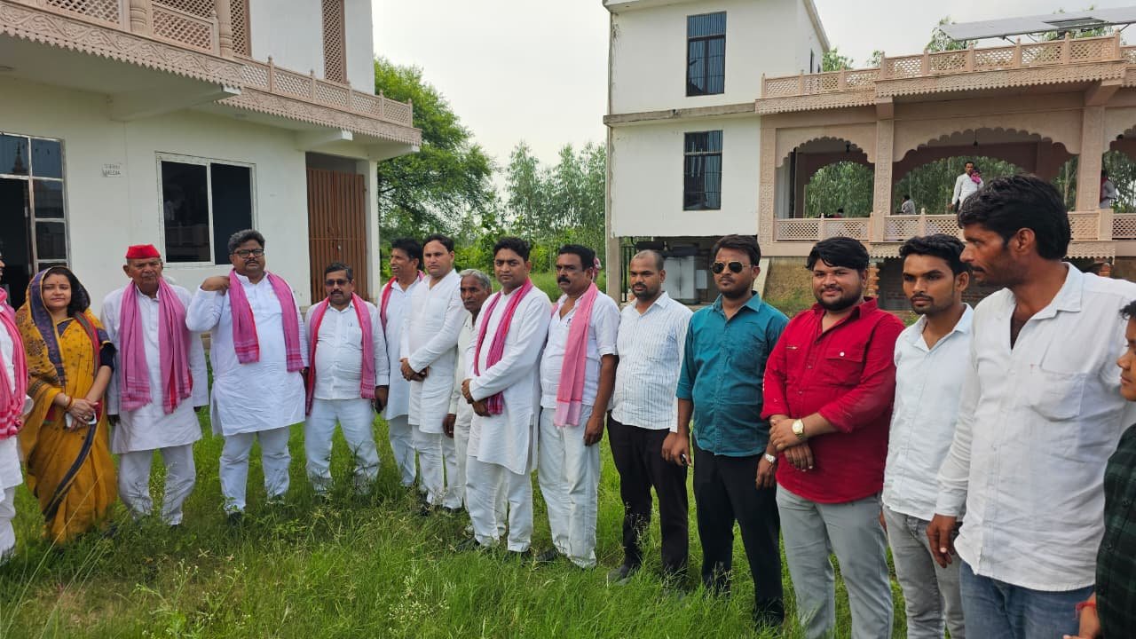 समाजवादी विचारधारा, सामाजिक न्याय और पीडीए के संकल्प को लेकर हम निरंतर जनता के बीच रहेंगे।